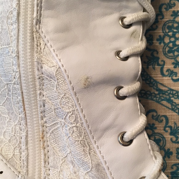 NWOT White “Good Witch” or Bride Dressy Boot - Picture 7 of 7